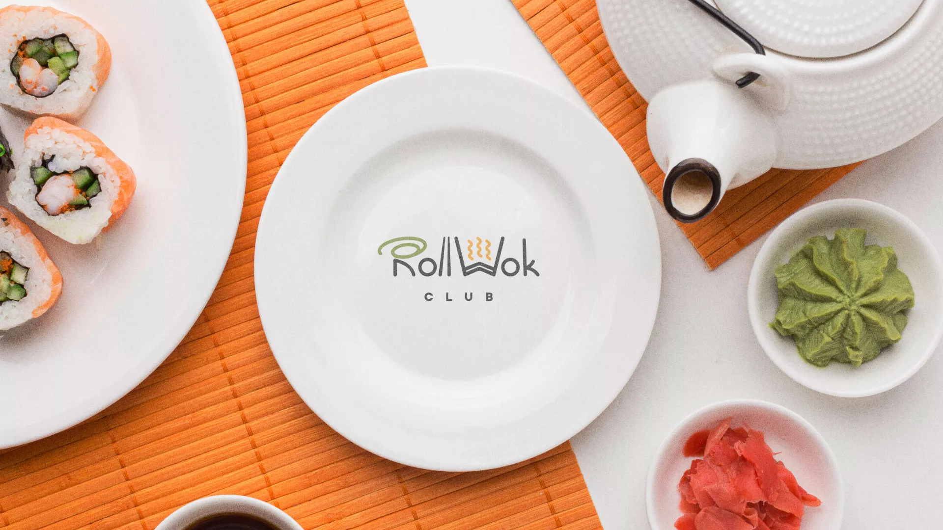 Разработка логотипа и фирменного стиля суши-бара «Roll Wok Club» в Саяногорске